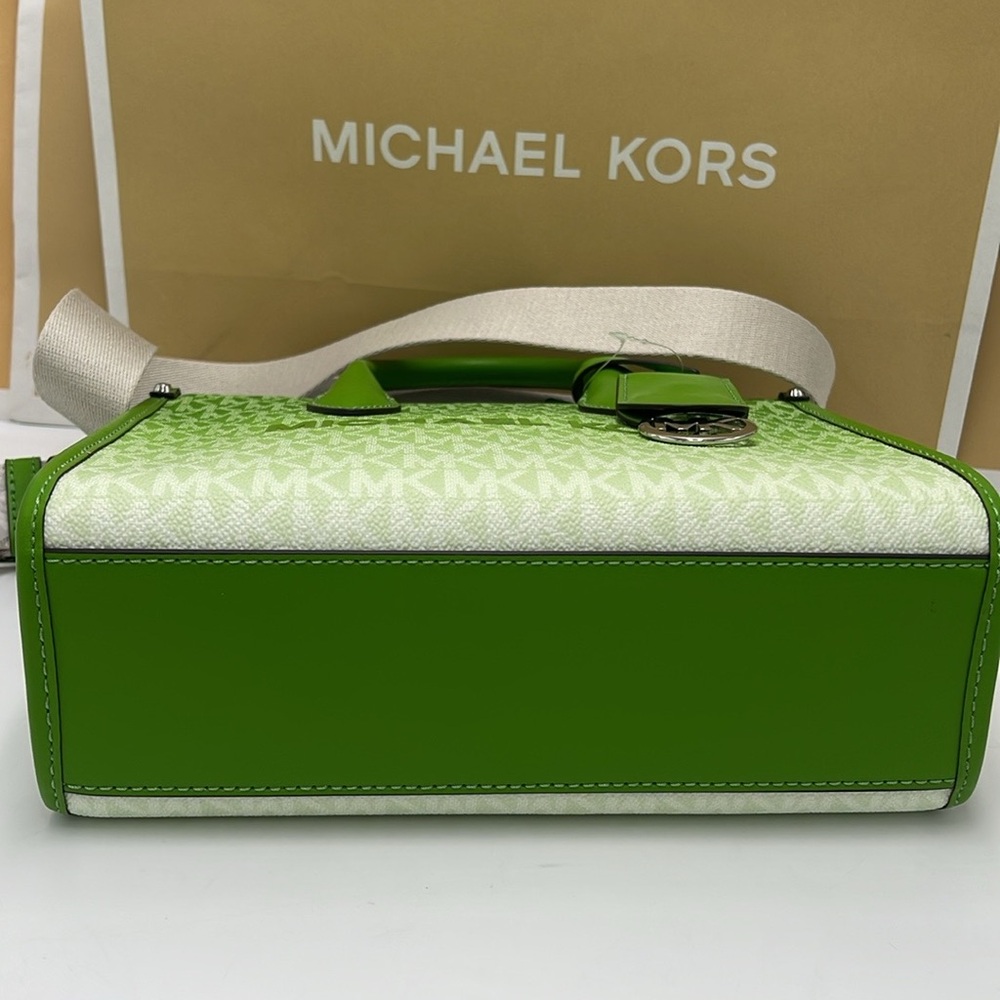 Michael Kors Mirella Small Ombré Signature Logo Crossbody Bag
COLOR JUNGLE
NWT - Picture 12 of 16